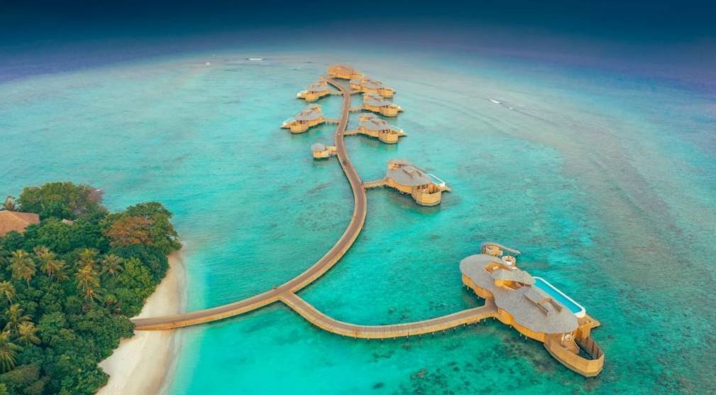 Cuál es el precio de una noche en un hotel o resort en las islas Maldivas