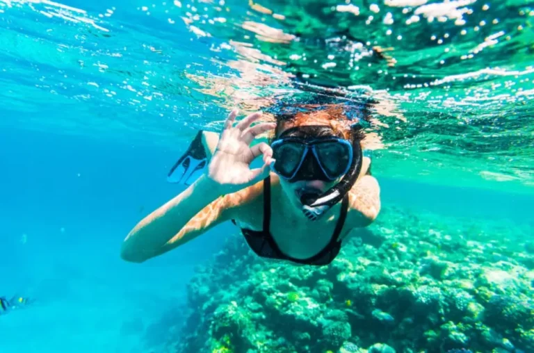 Ve a hacer snorkel en Villimalé y conocer las hermosas arrecifes